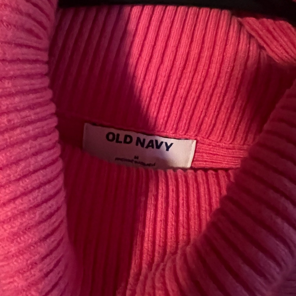 Short cow neck Barbie pink sweater